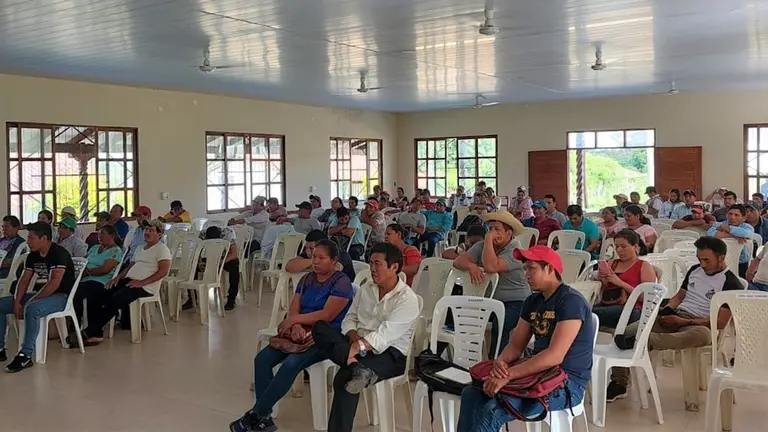Una imagen de la Asamblea Extraordinaria de la Central Ind&iacute;gena de Comunidades Originarias de Lomer&iacute;o (CICOL), en Santa Cruz. CEJIS