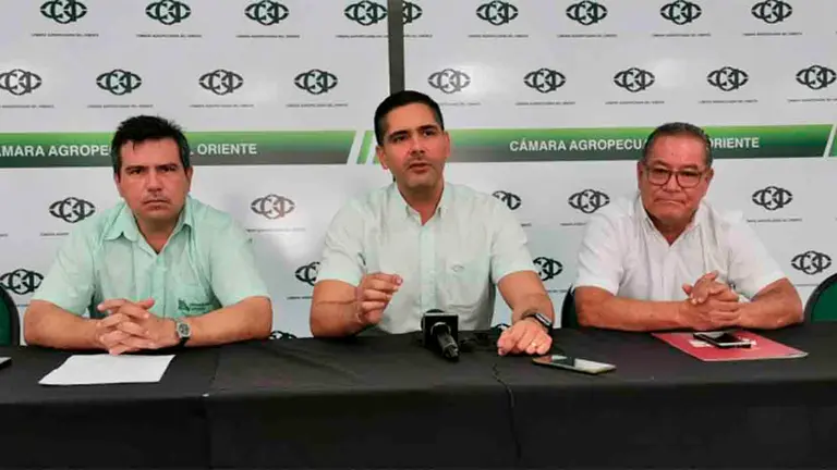 Representantes de la C&aacute;mara de Agropecuarios del Oriente. Br&uacute;jula Digital