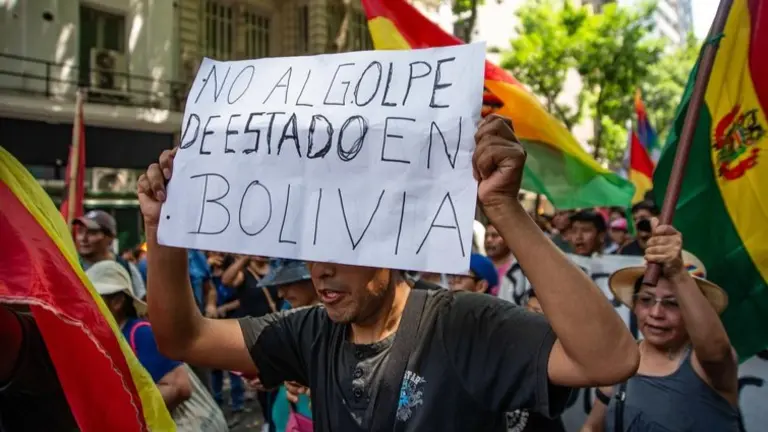 Bolivianos que radican en Argentina se manifestaron en las calles de Buenos Aires, en 2019. Alamy Stock Photo