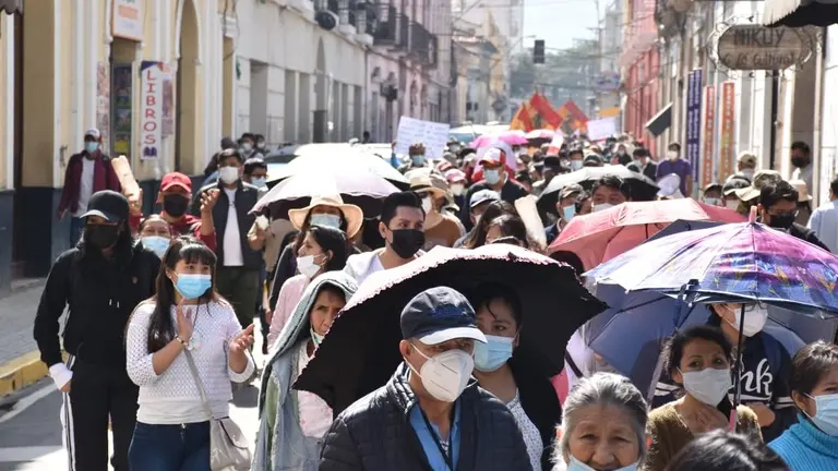 La marcha de los comerciantes desarrollada el lunes 28 de marzo. NO&Eacute; PORTUGAL