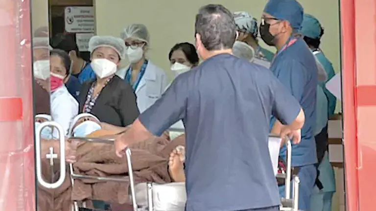 Momento en el que Rubén G, fue trasladado al hospital. RED UNO