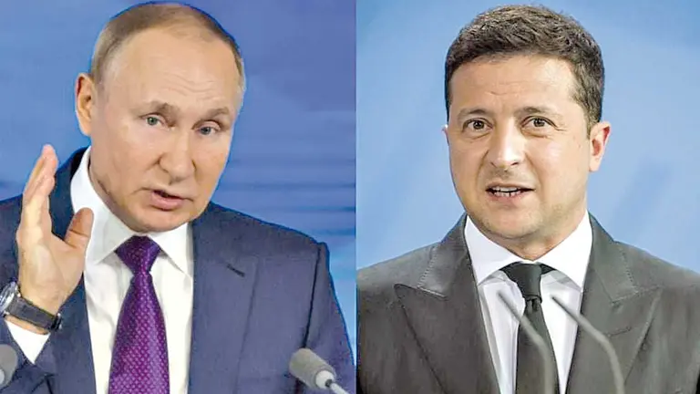 El presidente Vladimir Putin (i), de Rusia, y el mandatario Vladimir Zelenski, de Ucrania. PERFIL