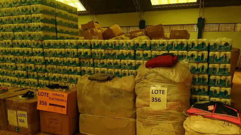 Una imagen de la mercancía comisada en Potosí, durante el operativo de la Aduana Nacional.