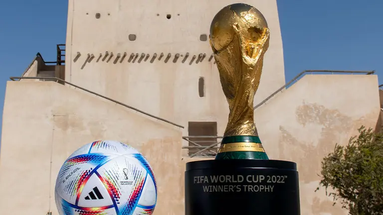 El balón oficial y la Copa del Mundo, en Catar. FIFA