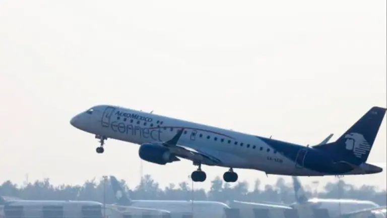 Vuelo en un pa&iacute;s de Am&eacute;rica Latina. EFE