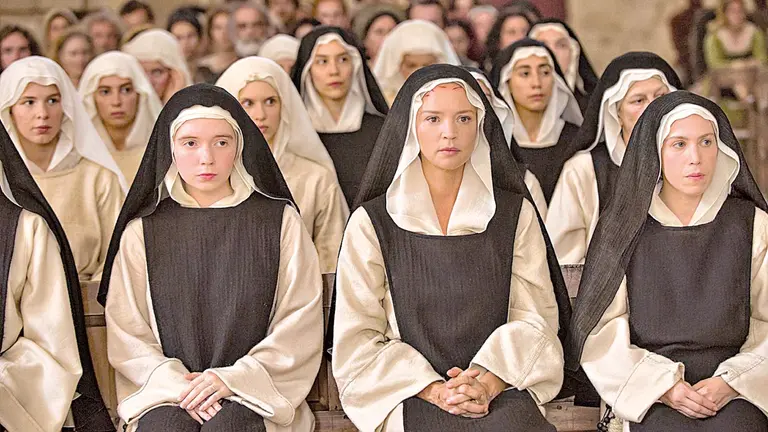 Fotograma de la pel&iacute;cula "Benedetta", del cineasta holand&eacute;s Paul Verhoeven. SENSACINE