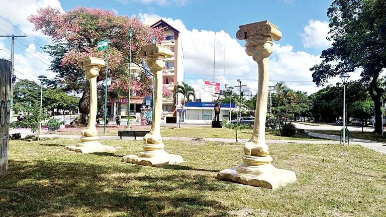 Alfredo Román, Praxis, Plaza del Estudiante. CORTESÍA