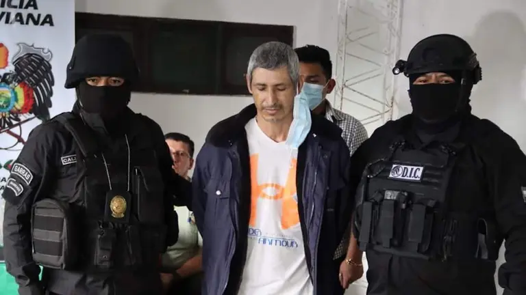 Robin B., docente acusado de abusar sexualmente de una menor, en Santa Cruz.
