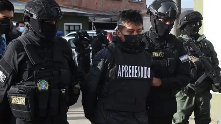 El sujeto denominado como "El Fara&oacute;n", mismo que robaba utilizando a dos menores, en El Alto. APG