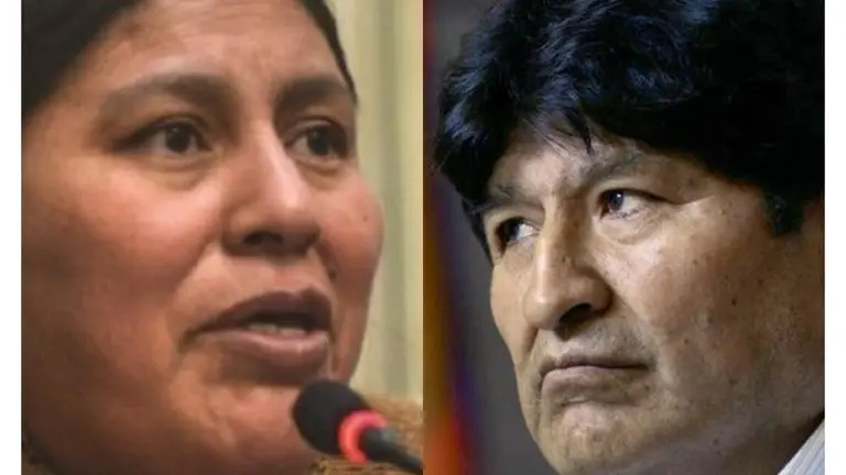 La exejecutiva de la Confederación Sindical de Mujeres de Comunidades Interculturales de Bolivia, Angélica Ponce (i), y el expresidente de Bolivia, Evo Morales (d). Urgente.bo