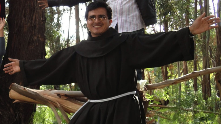 El religioso Wilbert Daza. RRSS, TOMADO DE LA RAZ&Oacute;N