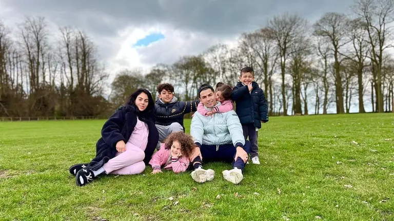 Una imagen de Cristiano Ronaldo, junto a su familia, días antes del trágico suceso. Instagram Cristiano Ronaldo