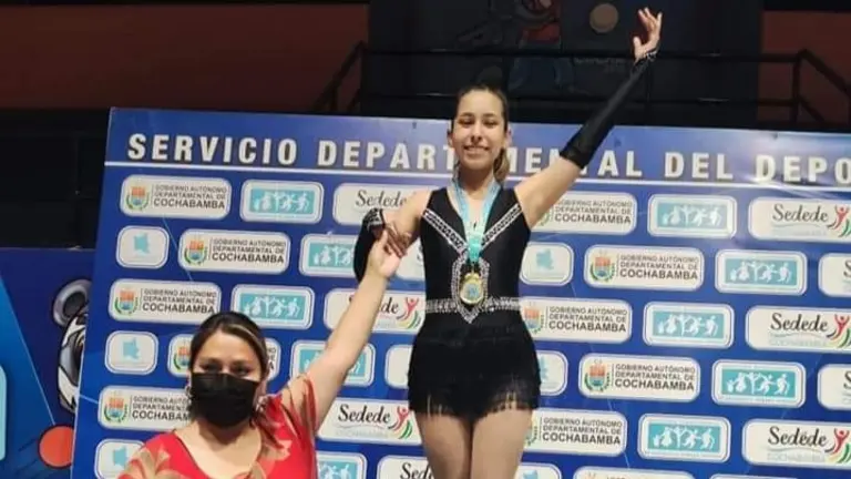 La patinadora cochabambina Anah&iacute; Saavedra, en el torneo que le dio el boleto a los Bolivarianos.