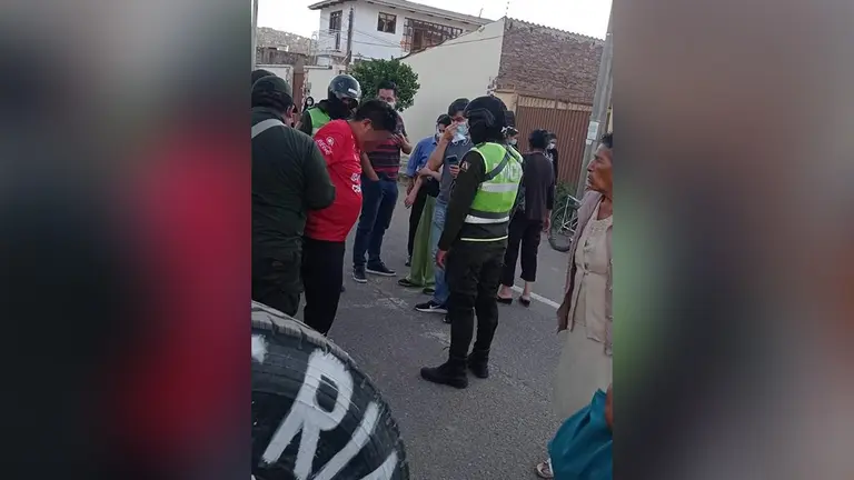 Polic&iacute;a detiene a efectivo denunciado por agredir f&iacute;sicamente a su pareja.      REDES SOCIALES
