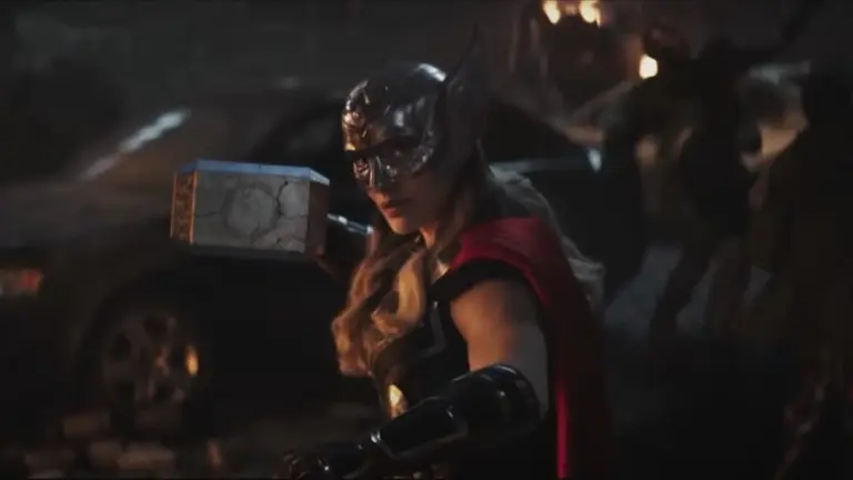Jane Foster interpretada por Portman como diosa del trueno. CAPTURA