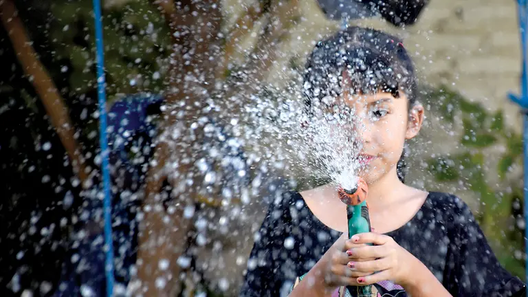 El agua potable en una vivienda de la ciudad de Cochabamba.      DICO SOL&Iacute;S