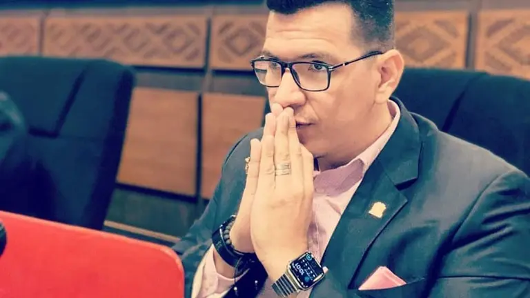 El diputado de Creemos Caleb Villarroel, quien fue el centro de cr&iacute;ticas tras referir que el acullico apesta. RRSS