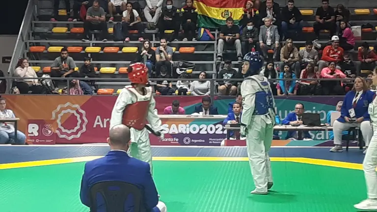 María Celeste Áñez disputó la final del taekwondo femenino contra la brasileña Casagrande por los Suramericanos de la Juventud en Rosario. COB