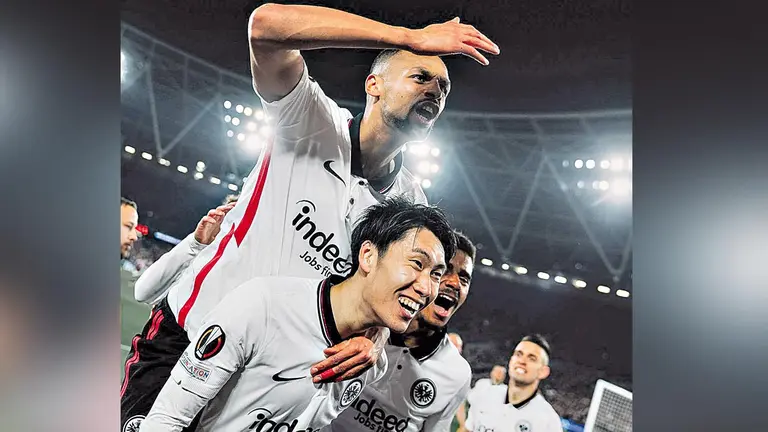 Los jugadores del Frankfurt celebran el triunfo ante el West Ham. CLUB FRANKFURT
