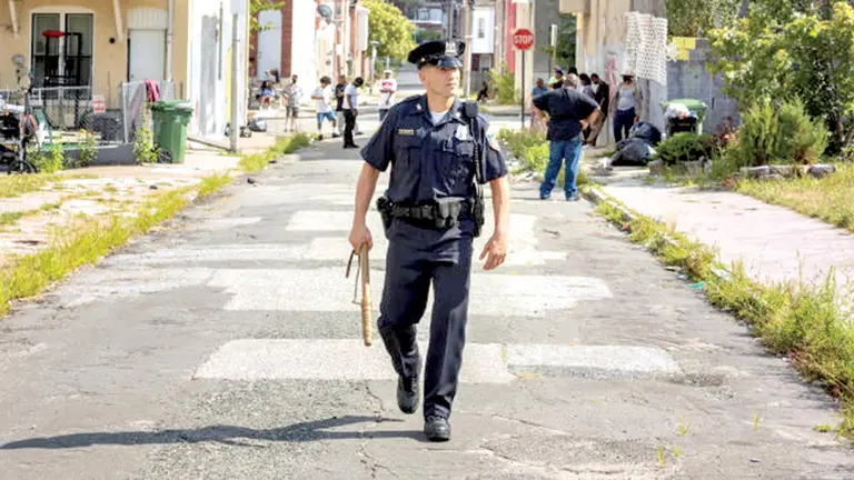 Wayne Jenkins (Jon Bernthal) en la miniserie 'La ciudad es nuestra', de David Simon and George Pelecanos. HBO