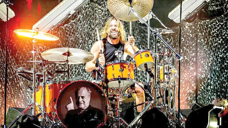 Taylor Hawkins se unió como baterista de Foo Fighters en 1995.&nbsp;telerealrd.com