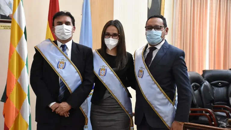 Los miembros de la directiva 2022 &ndash; 2023, Edgar Zurita (vicepresidente), Marilyn Rivera (presidenta) y Diego Murillo (concejal secretario). NO&Eacute; PORTUIGAL