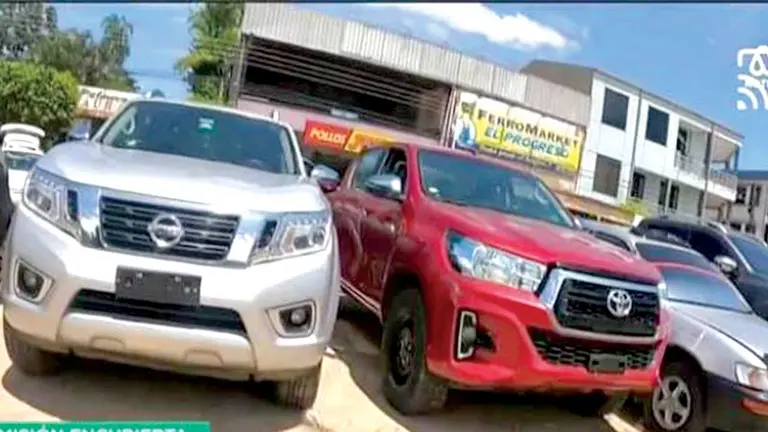 Reportaje muestra autos presuntamente robados en Chile y comercializados en Bolivia. MEGANOTICIAS