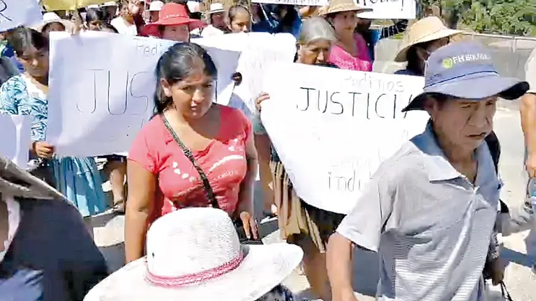 Pobladores exigen justicia por el feminicidio de María. RKC