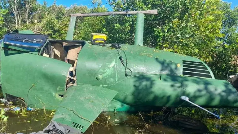 Una imagen de la aeronave que cayó con droga en San Ignacio de Velasco. El Deber