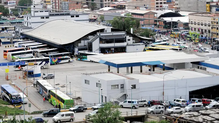 Fotograf&iacute;a ilustrativa de la terminal de buses situada en la avenida Ayacucho, en Cochabamba. OPINI&Oacute;N