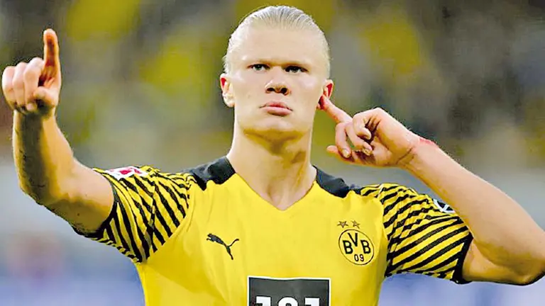 Erling Haaland celebra un gol con la camiseta del Borussia Dortmund. ARCHIVO
