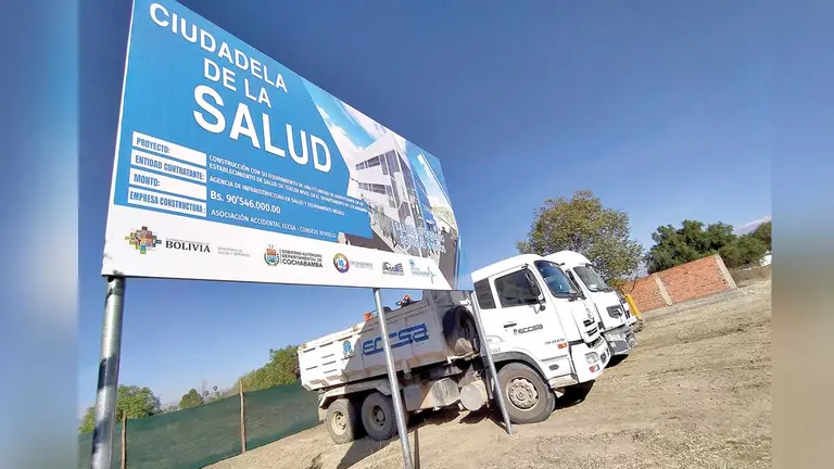La maquinaria está emplazada en el ex Club Hípico para empezar la construcción. DICO SOLÍS