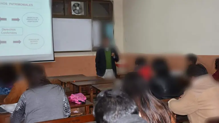 Imagen referencial de alumnos de la UMSA. SENAPI.GOB.BO
