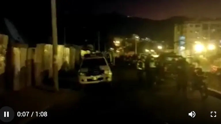 Trabajo de excavaci&oacute;n para rescatar a dos presuntos desaparecidos en La Paz.