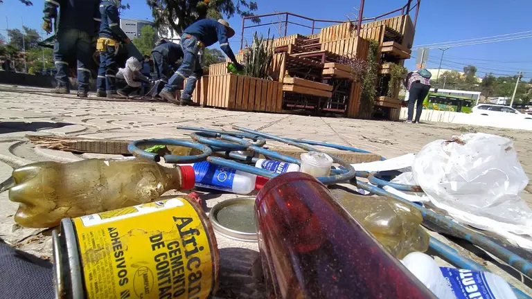 Objetos decomisados durante la inspecci&oacute;n que se realiz&oacute; en la plaza San Sebasti&aacute;n
