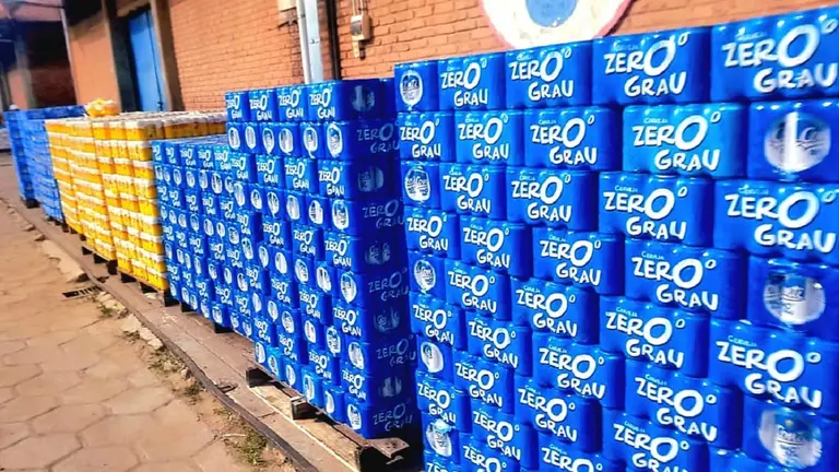Imagen de la cerveza incautada por la Aduana Nacional.
