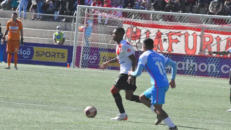 Incidencia del partido en que Always Ready venció 3-0 a Blooming por el torneo Apertura de la División Profesional. APG