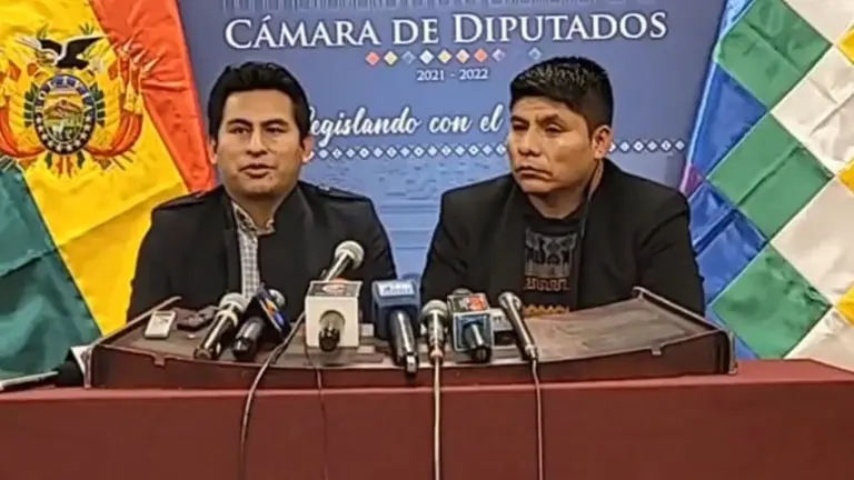 El diputado Gualberto Arispe y el senador Leonardo Loza, ambos del MAS.