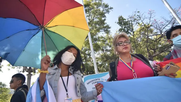 Un plant&oacute;n de parte de la poblaci&oacute;n LGBT en la Plaza 14 de Septiembre. NO&Eacute; PORTUGAL
