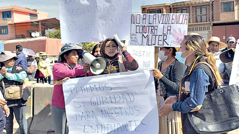Pobladores protestan tras hechos de violencia sexual a estudiantes. RICARDO CRUZ