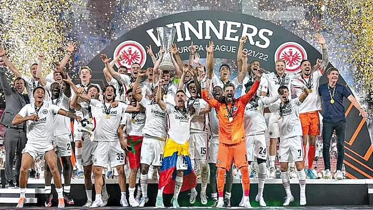 Los jugadores del Frankfurt celebran el título de la Liga Europa. FRANKFURT FC