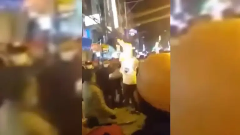 El presunto antisocial, tras ser atacado con alcohol y fuego por vecinos de El Alto. CAPTURA DE VIDEO