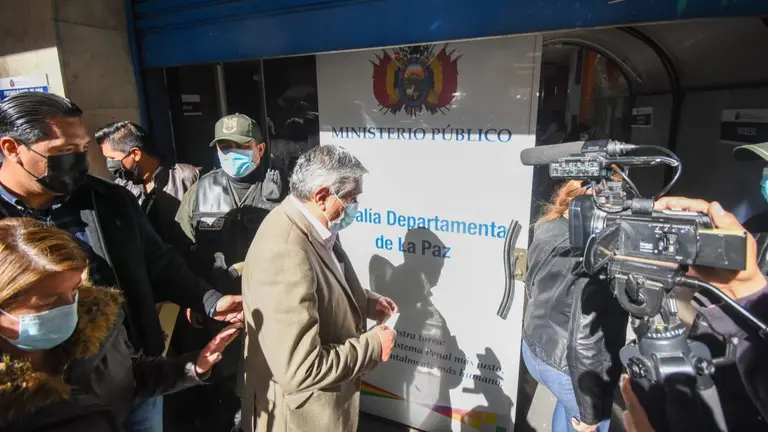 Iv&aacute;n Arias, en el momento en que llega a la Fiscal&iacute;a de La Paz. FACEBOOK IV&Aacute;N ARIAS DUR&Aacute;N