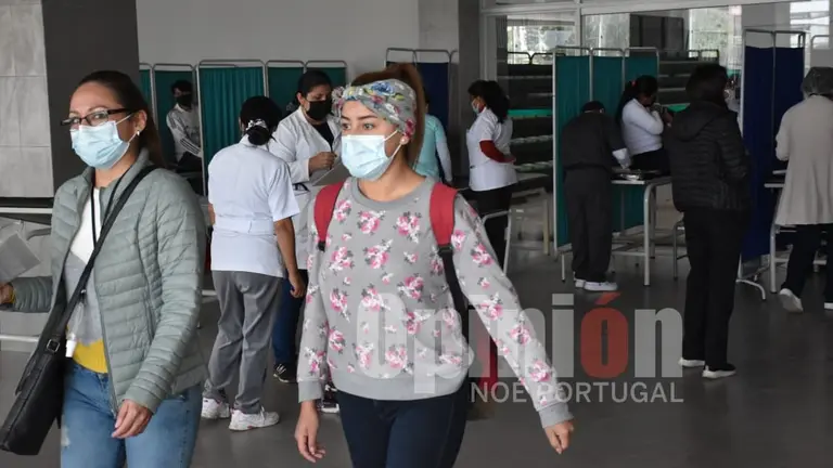 Postulantes a guardias municipales en la jornada de evaluaci&oacute;n m&eacute;dica, este 21 de mayo. NO&Eacute; PORTUGAL