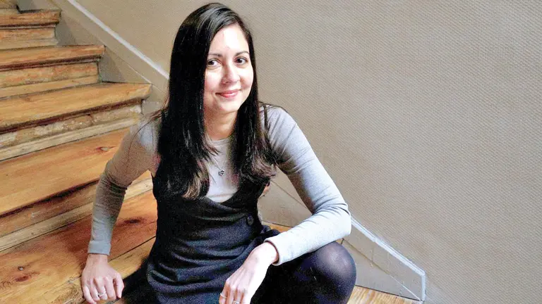 La escritora Liliana Colanzi, en la sede de la editorial Páginas de Espuma, el 22 de marzo.    AITOR SOL