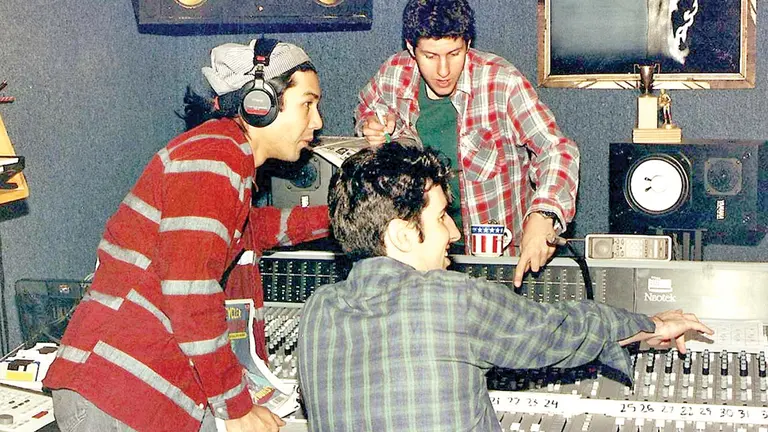 Beastie Boys en el estudio durante la grabación de &lsquo;Check Your Head&rsquo;, 1992.    MARIO CALDATO JR.