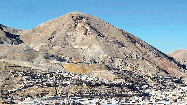 Los caminos de Llallagua en la pandemia. Relato de un viaje prohibido en la dictadura. CORTESÍA