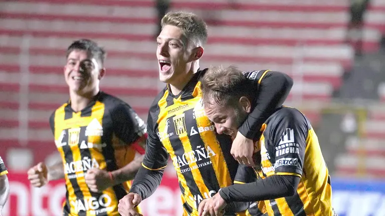 Los jugadores del Tigre celebran un gol en la Libertadores. APG