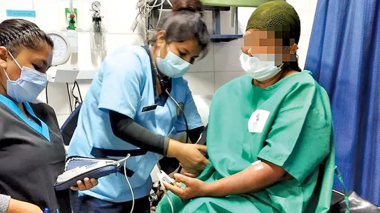 Hilda en el hospital Harry Williams.  Voces Libres