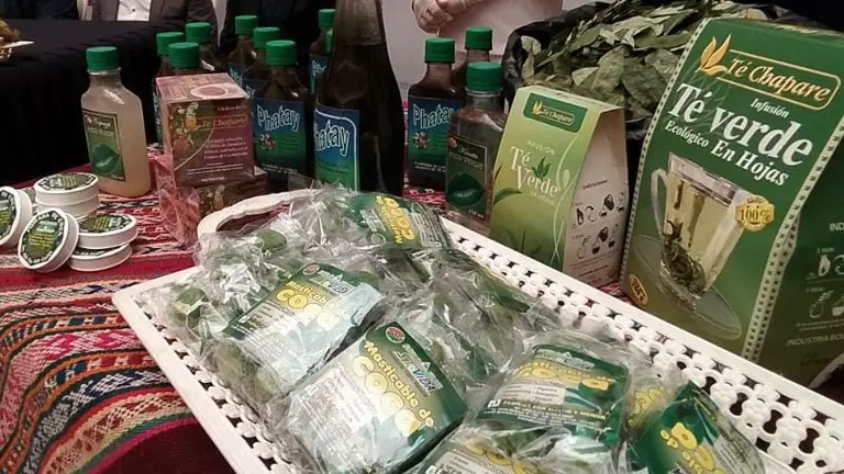 Imagen referencial de productos derivados de la hoja de coca. DICO SOL&Iacute;S
